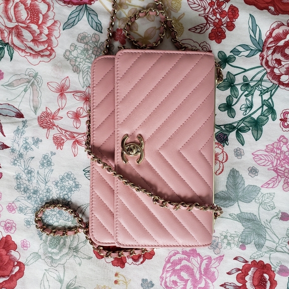 Chanel Mini O light pink handbag gold handle bar - Picture 4 of 10